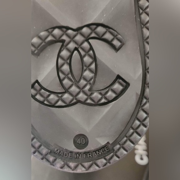 Brand new in box size 40 authentic chanel rain boots 🖤 - Picture 4 of 4